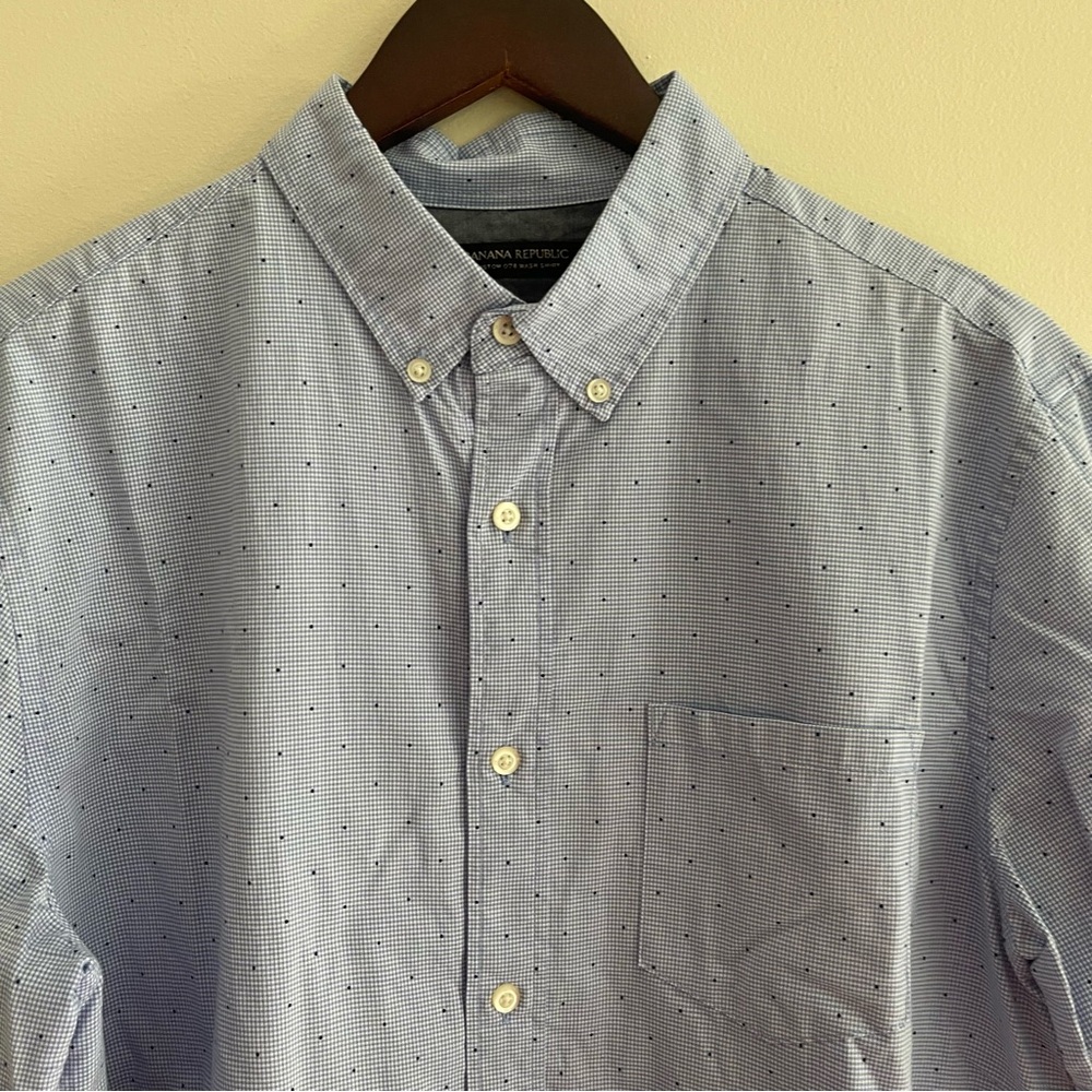Men’s Banana Republic Camden Fit Button Down - Picture 2 of 8